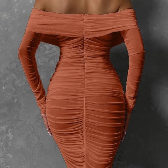 Sleeveless Mesh Ruched Midi Dress - Picture 2 of 5